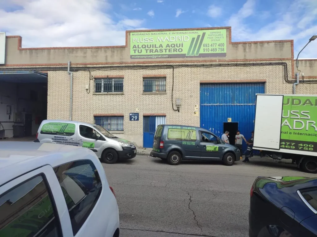 Nave de trasteros y guardamuebles de Mudanzas Plus Siglo XXI en Madrid